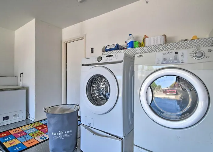 4 Mi To State Farm Stadium Avondale Home With Patio