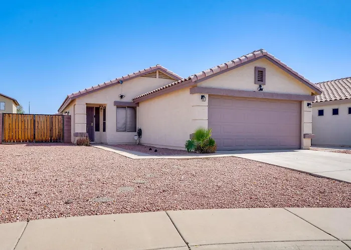 4 Mi To State Farm Stadium Avondale Home With Patio Holiday home
