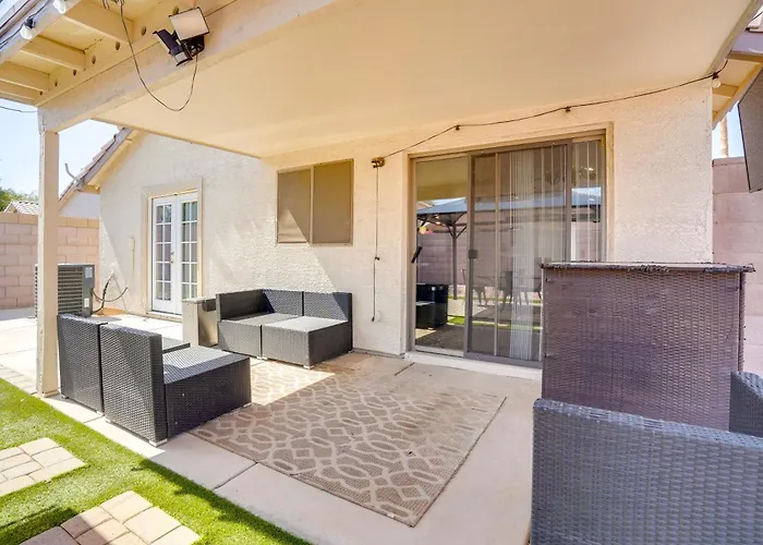 Holiday home 4 Mi To State Farm Stadium Avondale Home With Patio Avondale