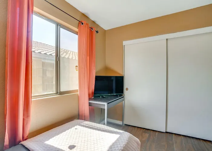 4 Mi To State Farm Stadium Avondale Home With Patio * Avondale