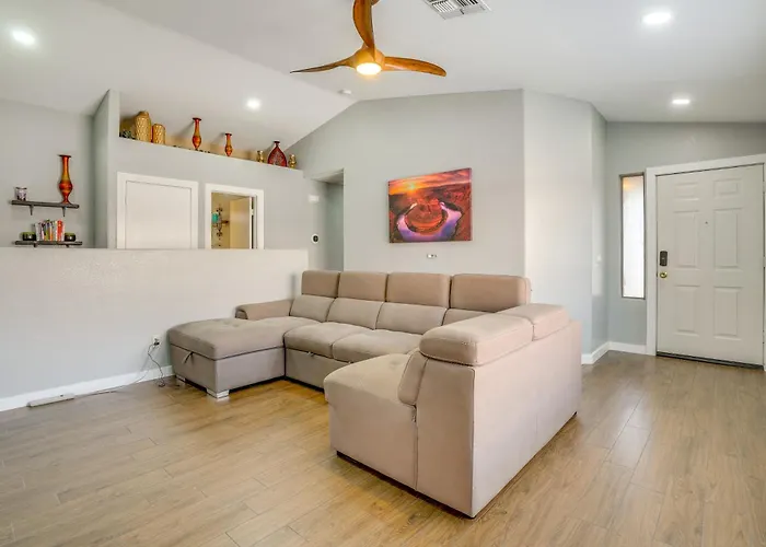 Holiday home 4 Mi To State Farm Stadium Avondale Home With Patio