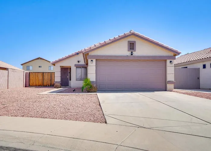 Holiday home 4 Mi To State Farm Stadium Avondale Home With Patio Avondale
