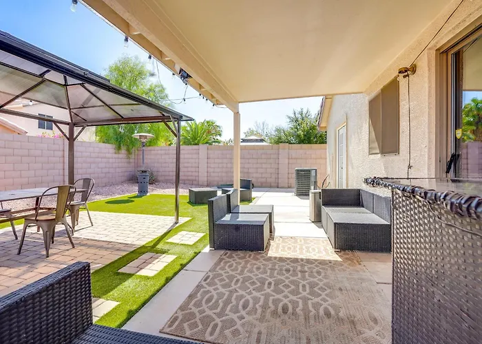 4 Mi To State Farm Stadium Avondale Home With Patio Holiday home Avondale