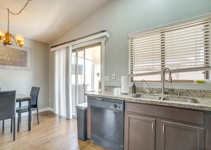 4 Mi To State Farm Stadium Avondale Home With Patio *