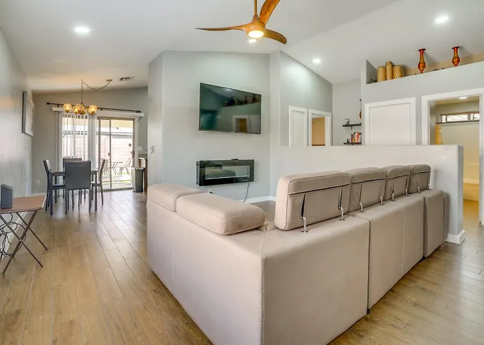 Holiday home 4 Mi To State Farm Stadium Avondale Home With Patio