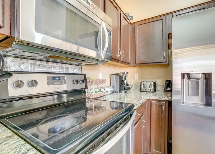 Holiday home 4 Mi To State Farm Stadium Avondale Home With Patio *