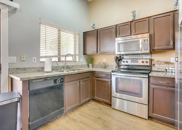 4 Mi To State Farm Stadium Avondale Home With Patio Avondale